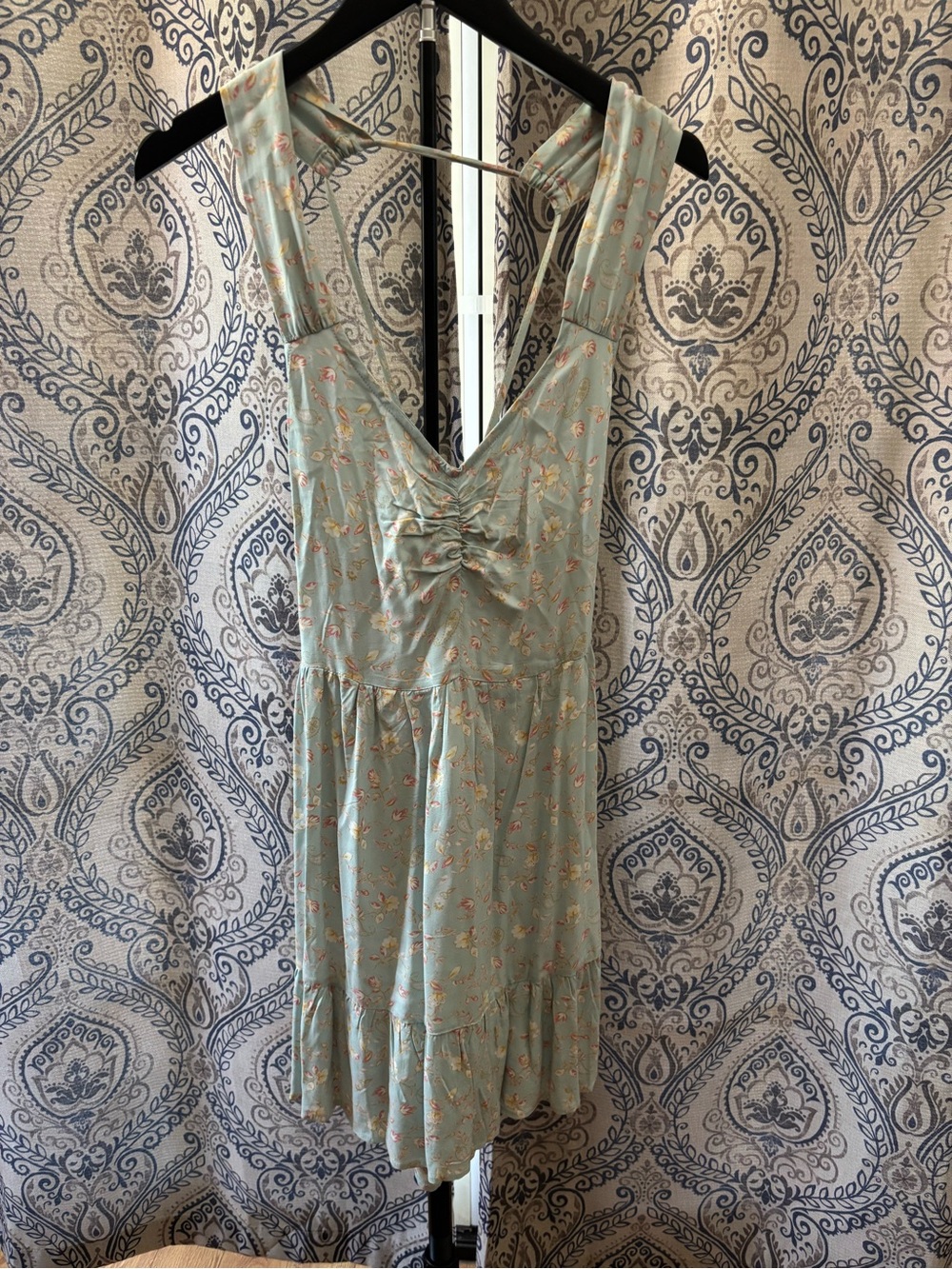 Forever 21 Mint Green Floral Sleeveless V-Neck Mini Dress